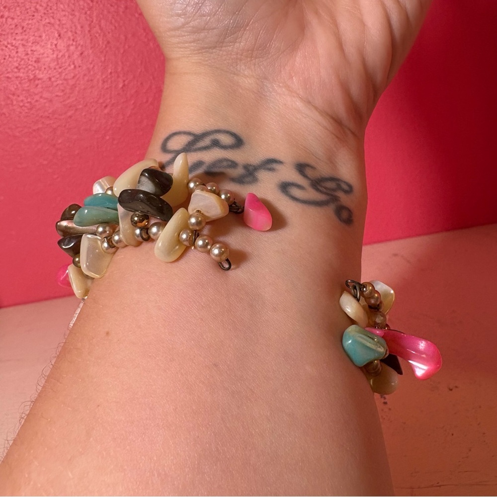 Vintage Colorful Beaded Women's Shell Bracelet Mother of Pearl Made in Japan GUC - Picture 5 of 6